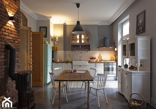 Średnia szara jadalnia w kuchni, styl skandynawski - zdjęcie od To Ta Monika