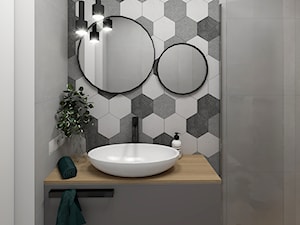 łazienka gościnna, płytki heksagonalne - zdjęcie od STUDIO PNIAK