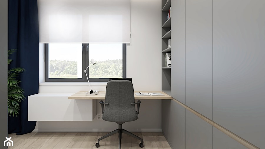 Butelkowa zieleń i granat - Średnie w osobnym pomieszczeniu z zabudowanym biurkiem białe biuro, styl nowoczesny - zdjęcie od STUDIO PNIAK