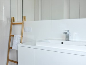 Mieszkanie Kraków,50m2. Realizacja - Średnia łazienka, styl nowoczesny - zdjęcie od STUDIO PNIAK