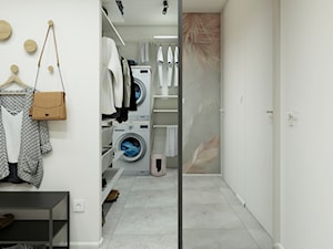 garderoba z pralnią - zdjęcie od STUDIO PNIAK