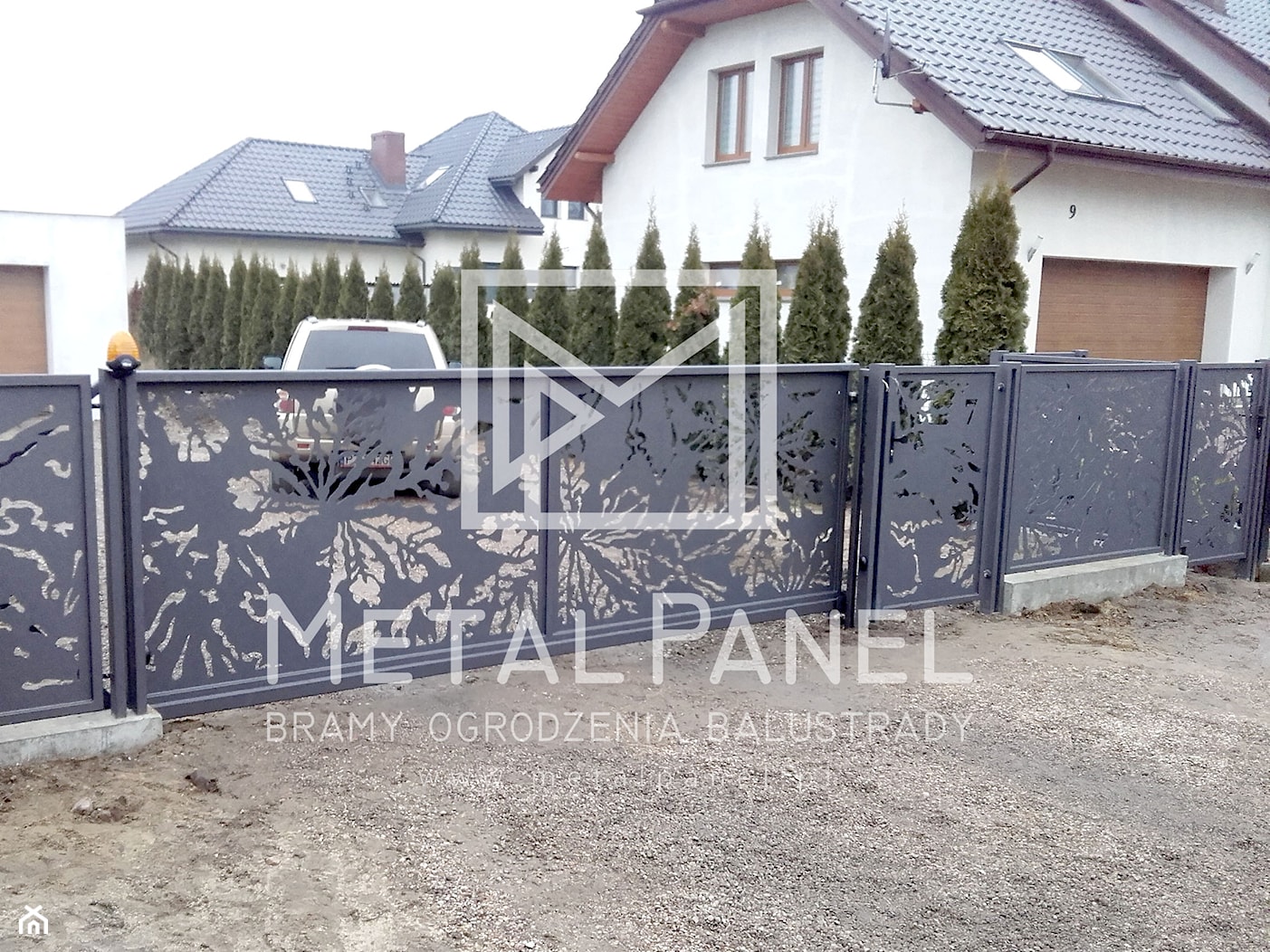 Ażurowa brama ze stali - zdjęcie od MetalPanel.pl - Homebook