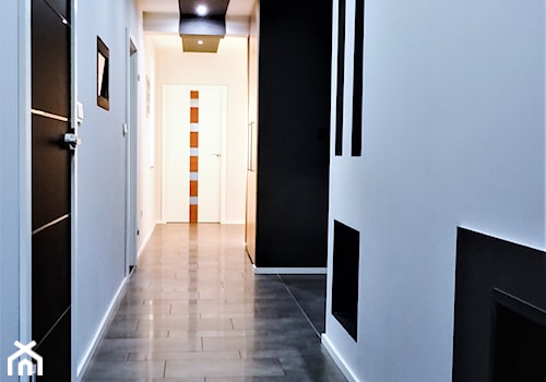 Mieszkanie w Jaworznie - Średni biały hol / przedpokój, styl nowoczesny - zdjęcie od InWizja studio Katarzyna Doroszkiewicz
