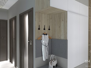 SWEET HOME - Średni z wieszakiem biały szary hol / przedpokój, styl nowoczesny - zdjęcie od SM STUDIO Projektowanie wnętrz