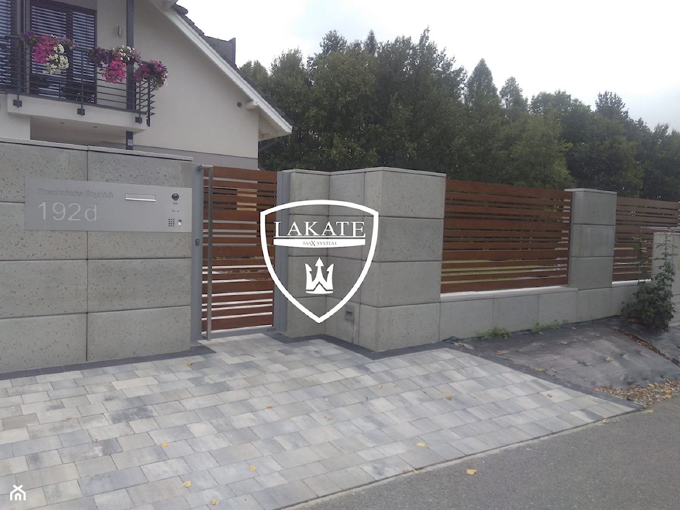 Ogrodzenie aluminiowe alu wood fence - zdjęcie od LAKATE Sp.z.o.o BRAMY I OGRODZENIA - Homebook