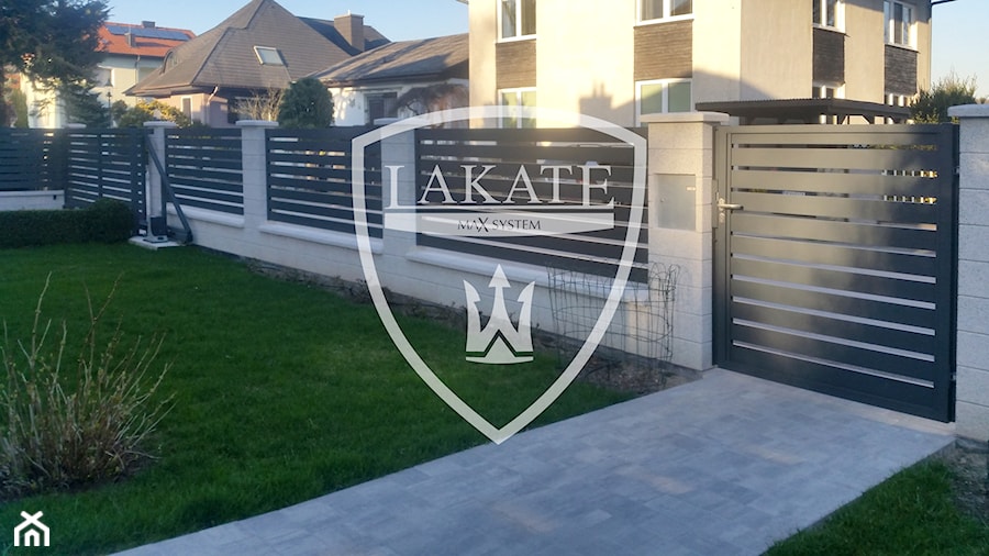 Ogrodzenie aluminiowe Alu Fence_Lakate_ogrodzenia_balustrady - Ogród, styl tradycyjny - zdjęcie od LAKATE Sp.z.o.o BRAMY I OGRODZENIA