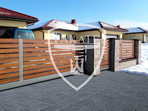Ogrodzenie aluminiowe Alu Fence_Lakate_ogrodzenia_balustrady - Ogród, styl tradycyjny - zdjęcie od LAKATE Sp.z.o.o BRAMY I OGRODZENIA