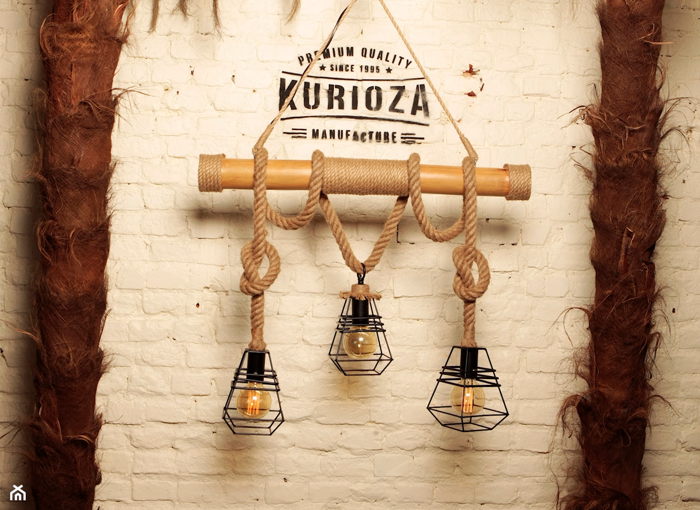 Lampa bambusowa w stylu industrialnym/vintage z kloszami - zdjęcie od Kurioza - Homebook