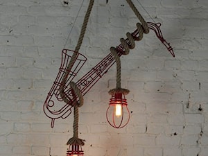 Saksofon - lampa z kloszami w stylu industrialnym/vintage - zdjęcie od Kurioza