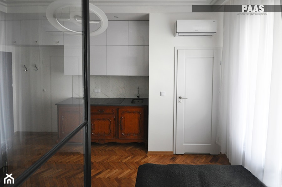 Lokal mieszkalny przy ul. Długiej w Krakowie - Salon, styl nowoczesny - zdjęcie od PAAS Pracownia Projektowa