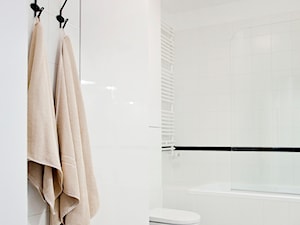 Realizacja mieszkania w stylu rustykalnym - Mała bez okna łazienka - zdjęcie od Eno Design