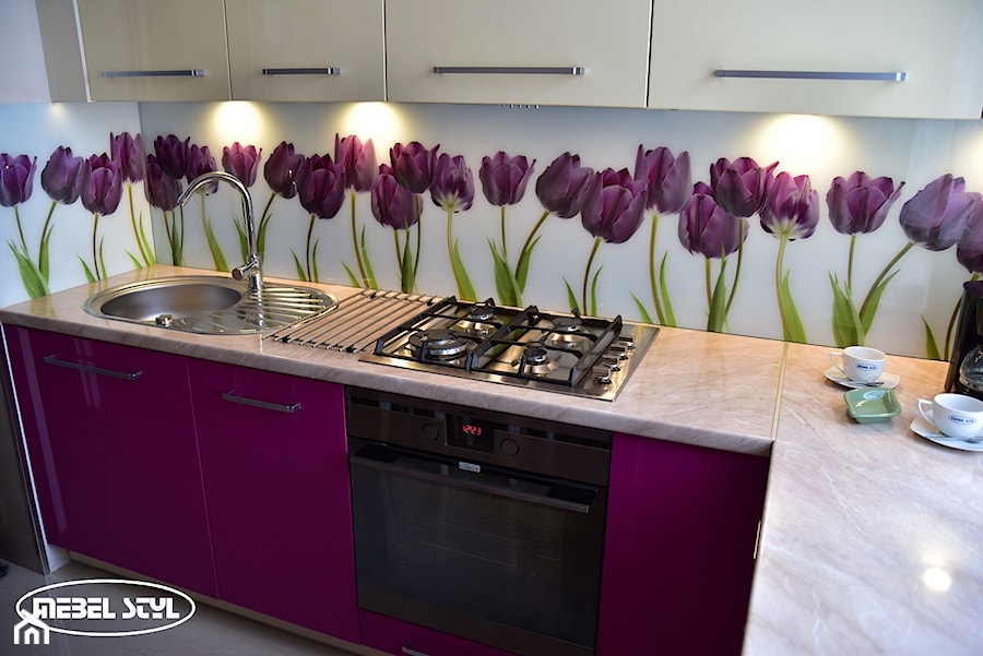 Kuchnia z tulipanami - zdjęcie od Mebel Styl