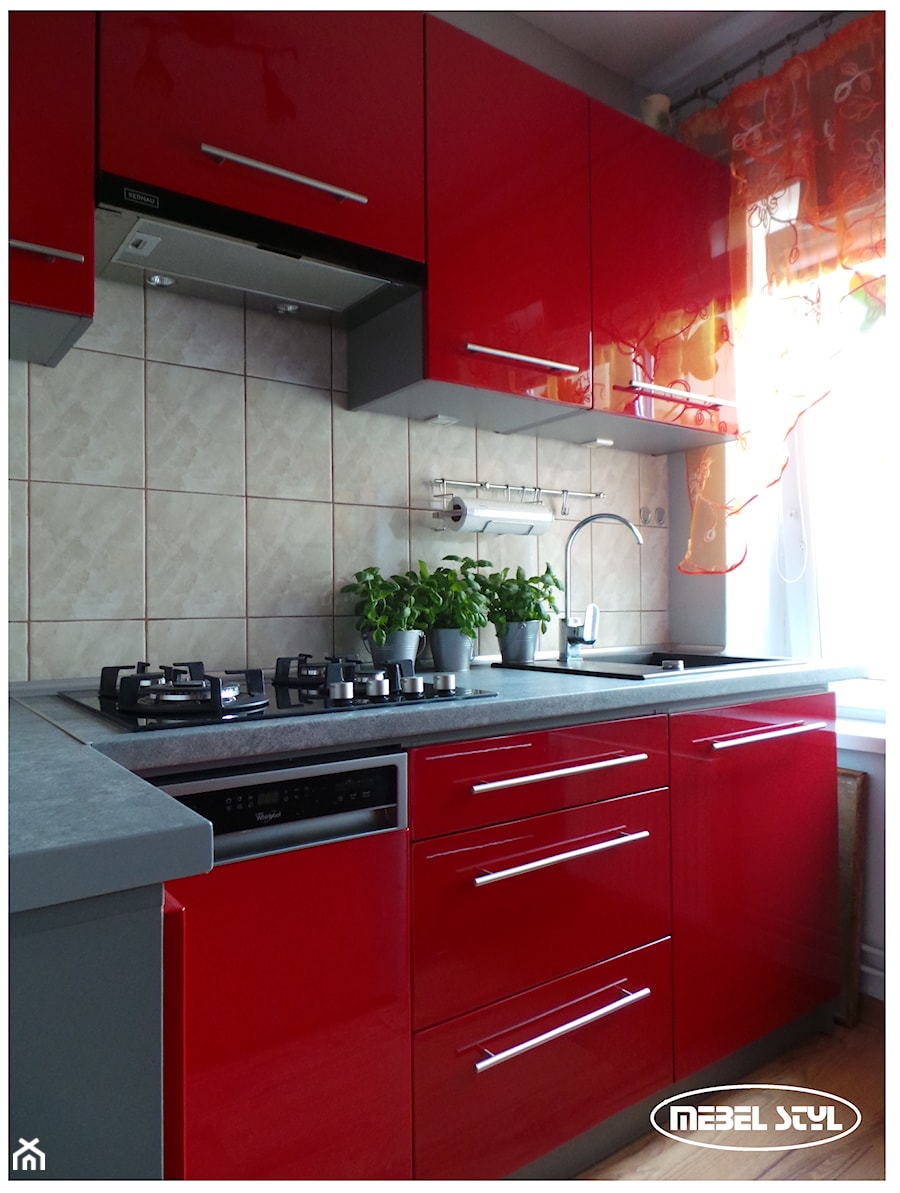 Czerwona kuchnia - po remoncie - zdjęcie od Mebel Styl
