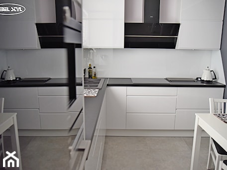 Aranżacje wnętrz - Kuchnia: Kuchnia White Gloss - Mebel Styl. Przeglądaj, dodawaj i zapisuj najlepsze zdjęcia, pomysły i inspiracje designerskie. W bazie mamy już prawie milion fotografii!