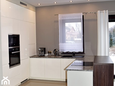 Aranżacje wnętrz - Kuchnia: White modern kitchen - Mebel Styl. Przeglądaj, dodawaj i zapisuj najlepsze zdjęcia, pomysły i inspiracje designerskie. W bazie mamy już prawie milion fotografii!