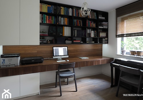 Apartament Mitkowskiego - Średnie w osobnym pomieszczeniu z zabudowanym biurkiem białe biuro, styl nowoczesny - zdjęcie od BTA Beata Trzetrzelewska