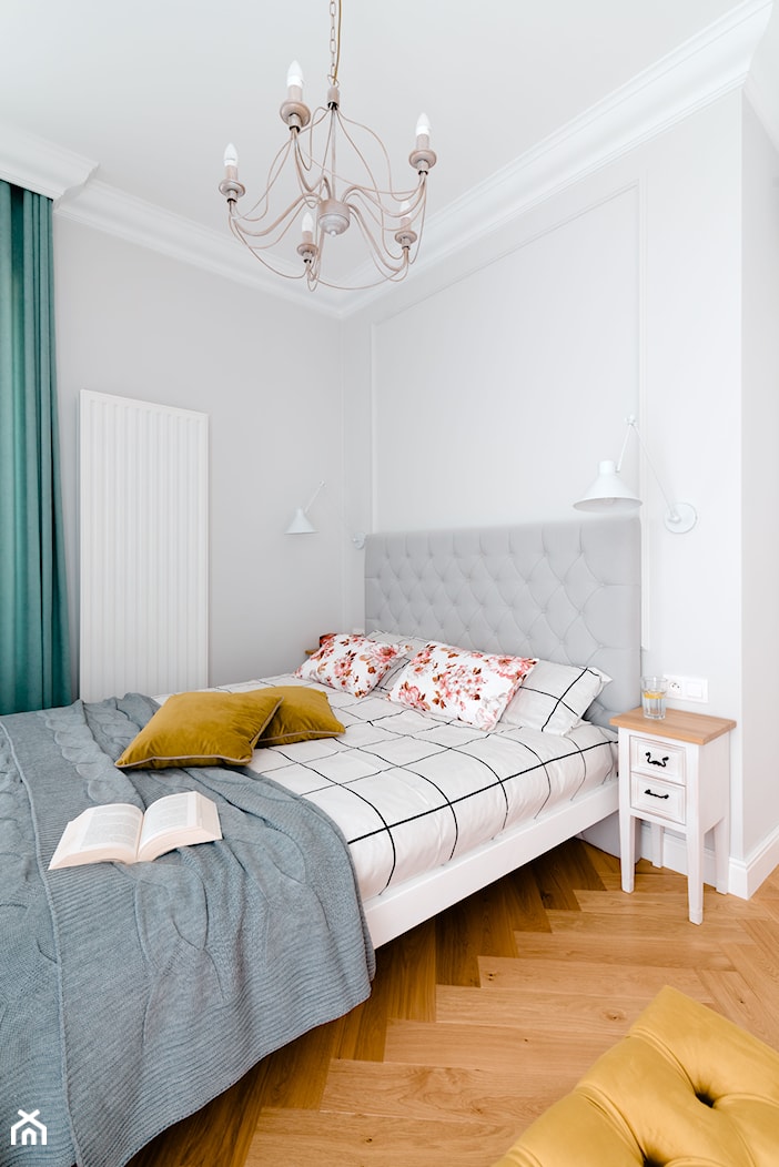 Realizacja Lipiec 2018 - Mała szara sypialnia małżeńska, styl glamour - zdjęcie od Vprojekt design by Weronika - Homebook