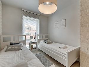 Apartament do wynajęcia Gdańsk - Średnia biała sypialnia, styl skandynawski - zdjęcie od Vprojekt design by Weronika