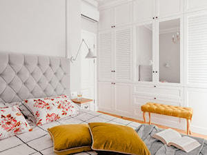 Realizacja Lipiec 2018 - Średnia szara sypialnia, styl glamour - zdjęcie od Vprojekt design by Weronika