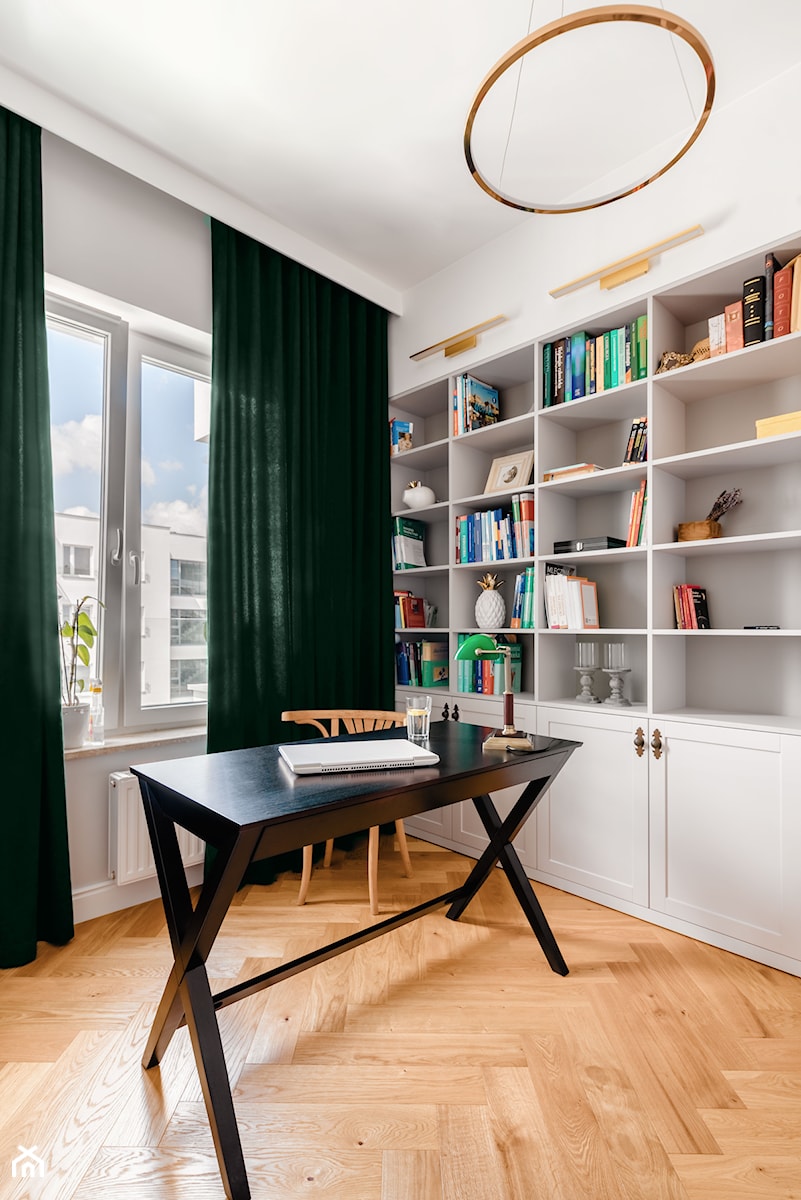 Realizacja Lipiec 2018 - Średnie w osobnym pomieszczeniu białe biuro, styl nowoczesny - zdjęcie od Vprojekt design by Weronika