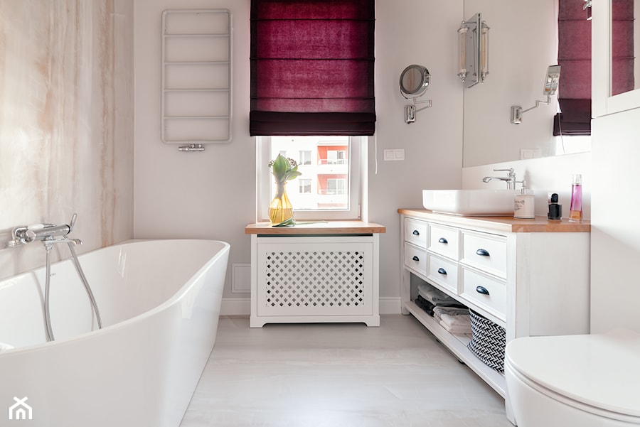 Realizacja Lipiec 2018 - Średnia z lustrem łazienka z oknem, styl nowoczesny - zdjęcie od Vprojekt design by Weronika