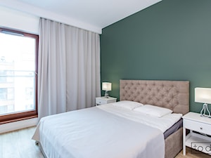 Apartament II na wynajem w Gdańsku - Mała średnia biała zielona sypialnia, styl skandynawski - zdjęcie od TO DO.