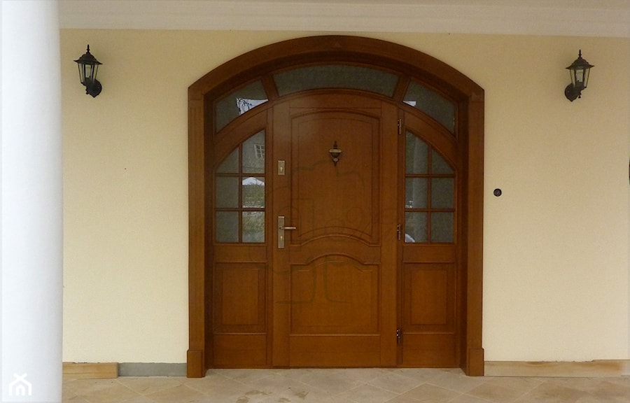 Drzwi wejście zewnętrzne łukowe - zdjęcie od STOLARKA MIKOS