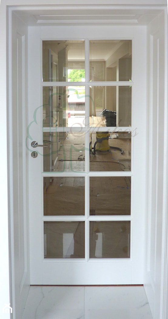 Drzwi wewnętrzne drewniane o nietypowym design - zdjęcie od STOLARKA MIKOS - Homebook