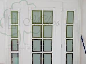 Stylowe drzwi drewniane wiatrołap - zdjęcie od STOLARKA MIKOS
