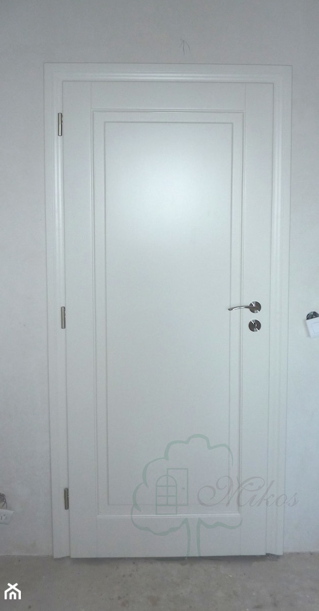 Klasyczne, pełnie, białe drzwi wewnętrzne - zdjęcie od STOLARKA MIKOS