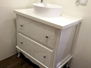 Drewniana stylowa szafka łazienkowa - zdjęcie od STOLARKA MIKOS
