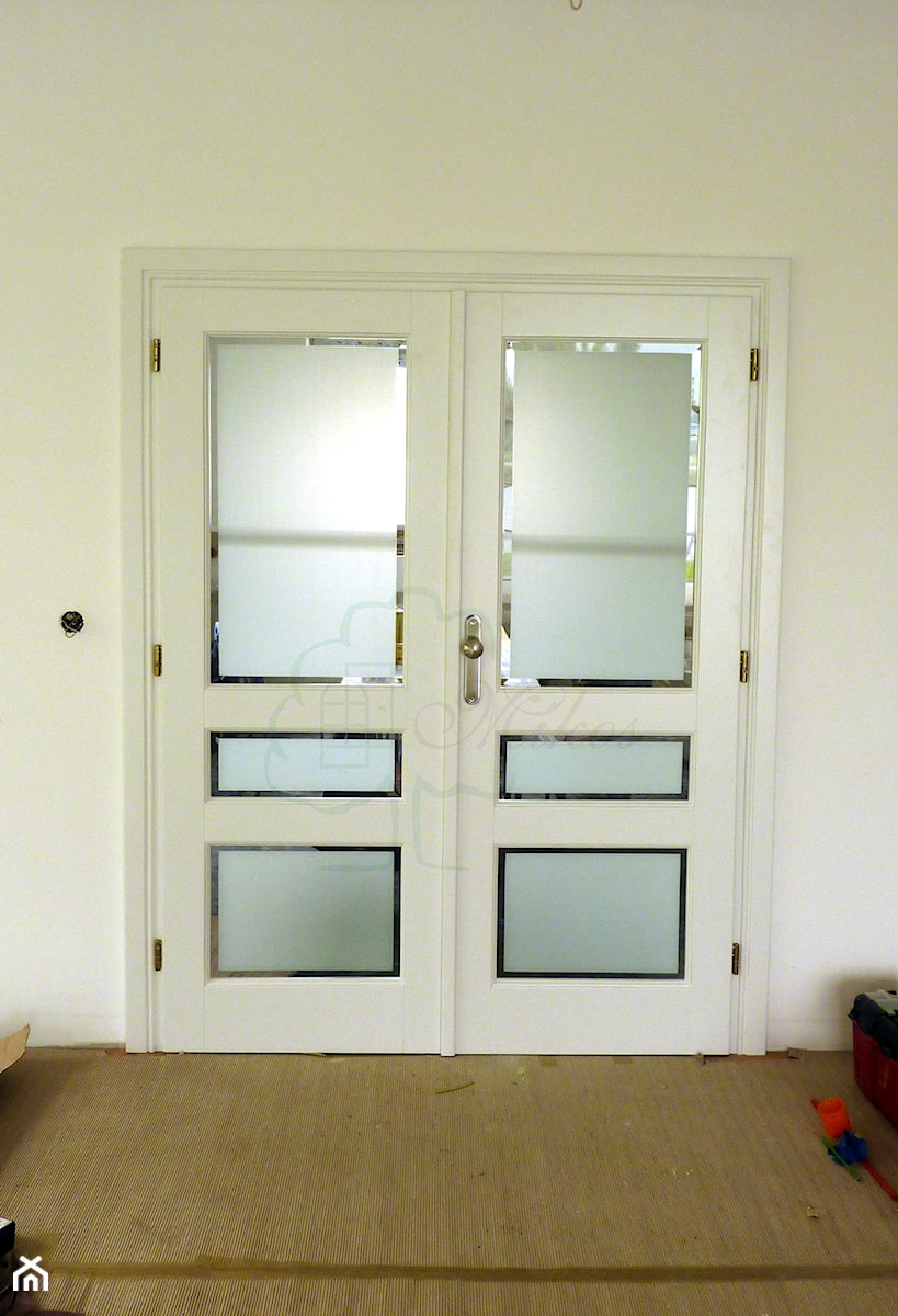 Drzwi wewnętrzne białe drewniane - zdjęcie od STOLARKA MIKOS