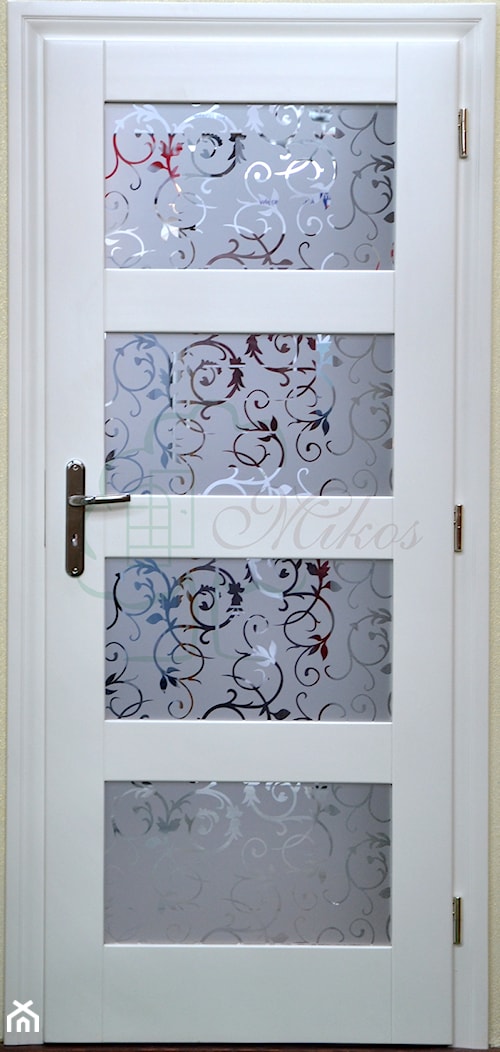 Drzwi wewnętrzne białe ze zdobną szybą - zdjęcie od STOLARKA MIKOS - Homebook