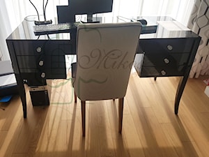 Stylowe czarne biurko w połysku - zdjęcie od STOLARKA MIKOS
