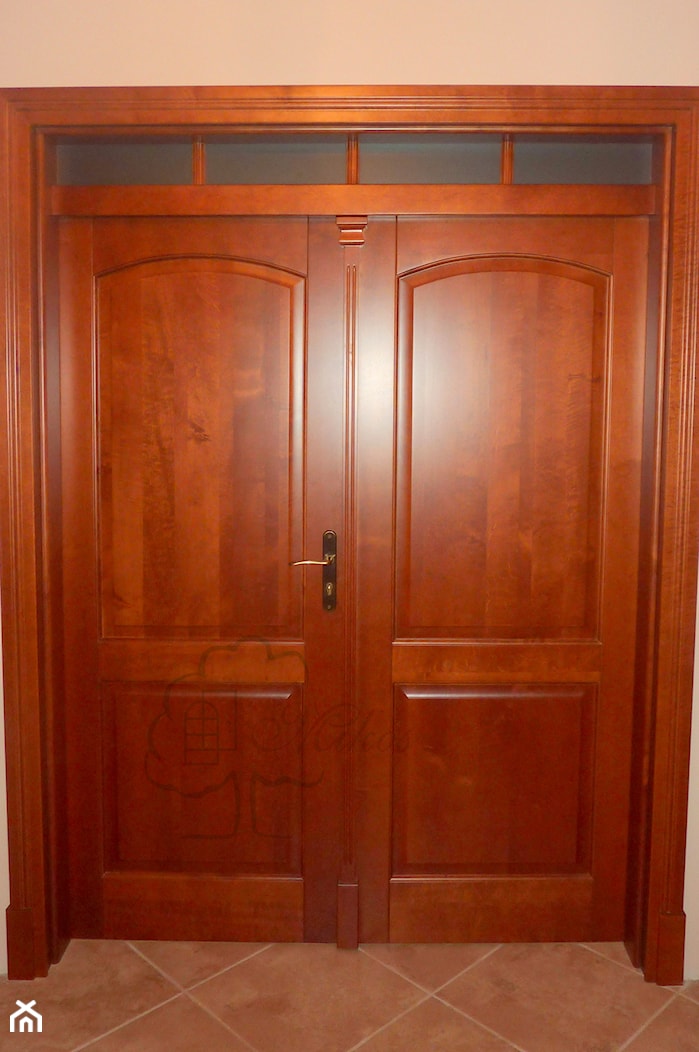 Drzwi dwuskrzydłowe pełne z naświetlem - zdjęcie od STOLARKA MIKOS - Homebook