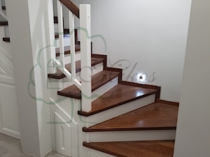 Schody drewniane z zabudową pod schodami - zdjęcie od STOLARKA MIKOS