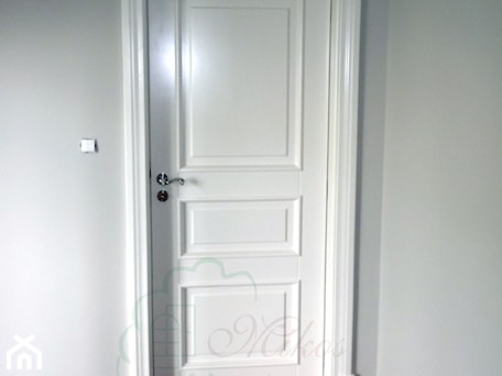 Aranżacje wnętrz - : Drzwi białe w stylu angielskim / skandynawskim - STOLARKA MIKOS. Przeglądaj, dodawaj i zapisuj najlepsze zdjęcia, pomysły i inspiracje designerskie. W bazie mamy już prawie milion fotografii!