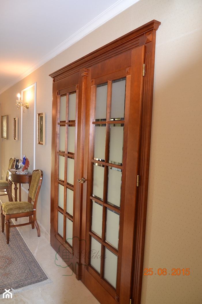 Drzwi wewnętrzne dwuskrzydłowe z koroną - zdjęcie od STOLARKA MIKOS - Homebook