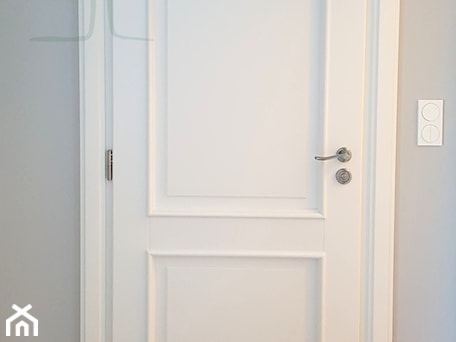 Aranżacje wnętrz - : Drewniane białe drzwi retro z koroną - STOLARKA MIKOS. Przeglądaj, dodawaj i zapisuj najlepsze zdjęcia, pomysły i inspiracje designerskie. W bazie mamy już prawie milion fotografii!