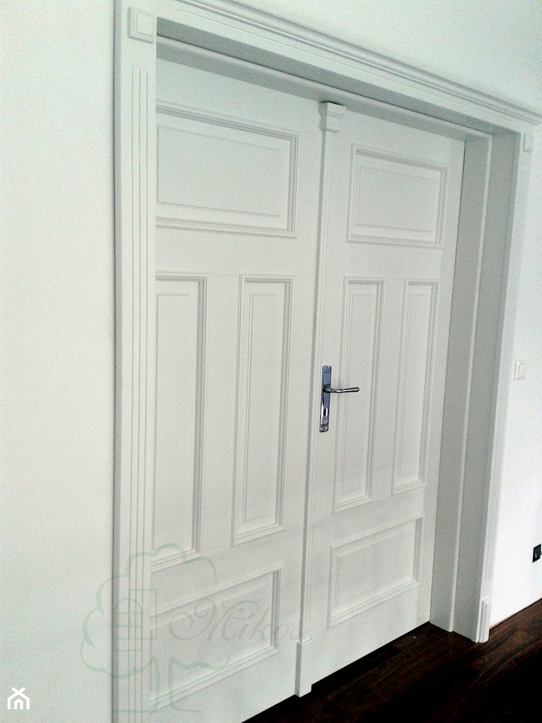 Dwuskrzydłowe stylowe, klasyczne drzwi - zdjęcie od STOLARKA MIKOS - Homebook