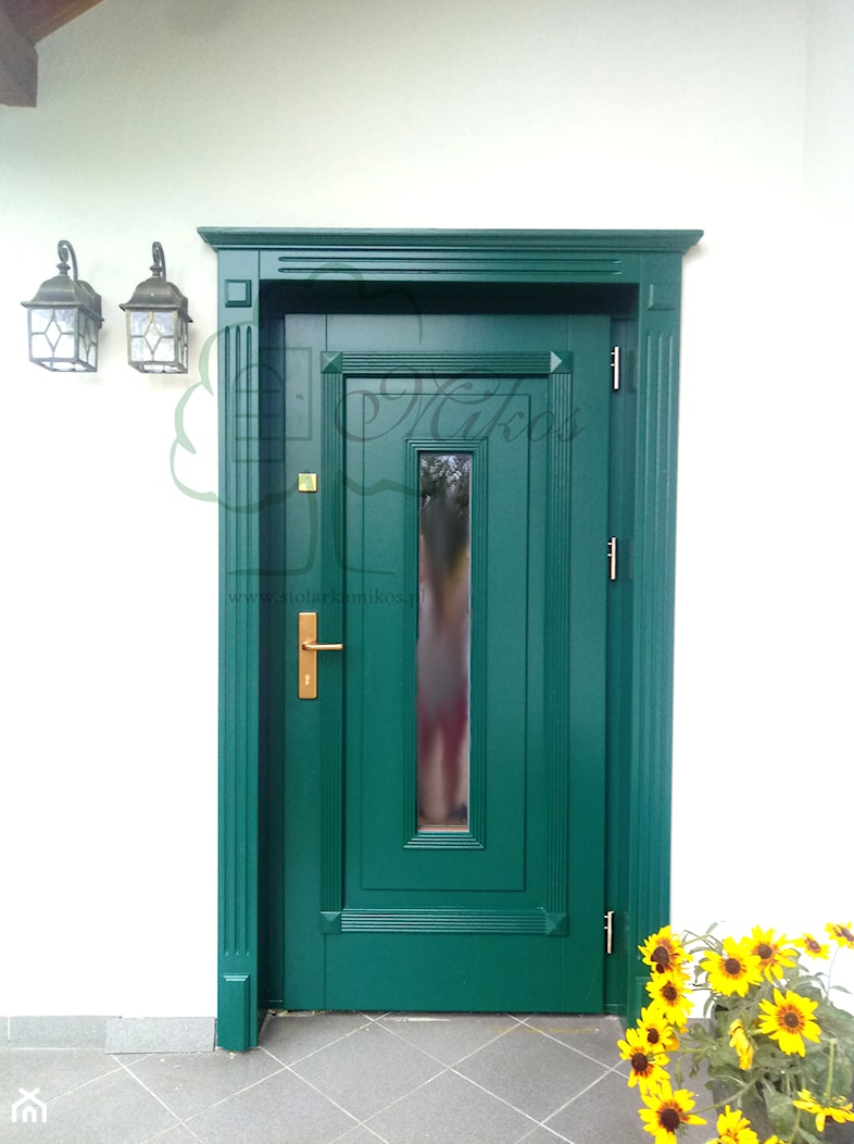 Drzwi drewniane wejściowe zielone - zdjęcie od STOLARKA MIKOS - Homebook