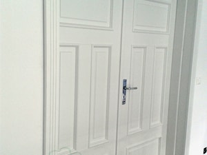 Białe drzwi dwuskrzydłowe - zdjęcie od STOLARKA MIKOS
