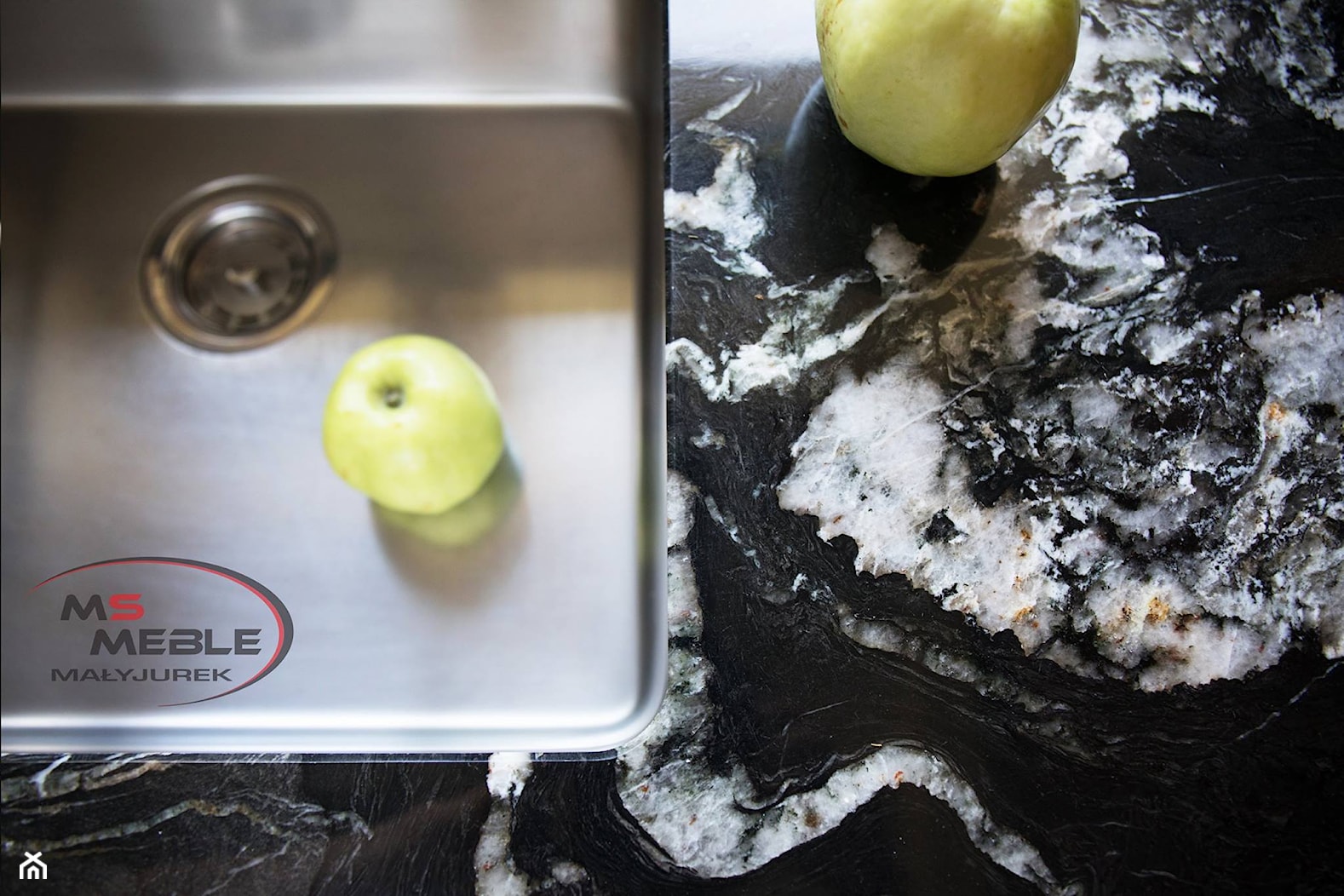 Kuchnia z blatami Hoder - czarny marmur z białym żyłowaniem - zdjęcie od MS-Meble Małyjurek - Homebook
