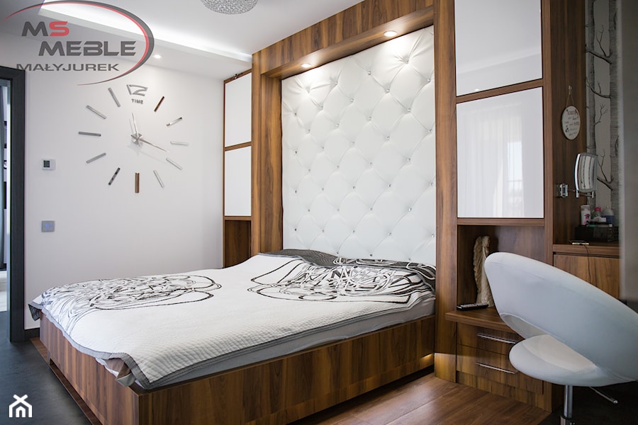 Sypialnia i garderoba - Skoczów - Średnia biała sypialnia, styl nowoczesny - zdjęcie od MS-Meble Małyjurek