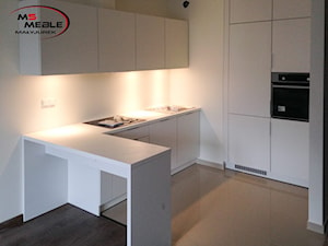 Średnia otwarta z salonem kuchnia w kształcie litery l, styl minimalistyczny - zdjęcie od MS-Meble Małyjurek