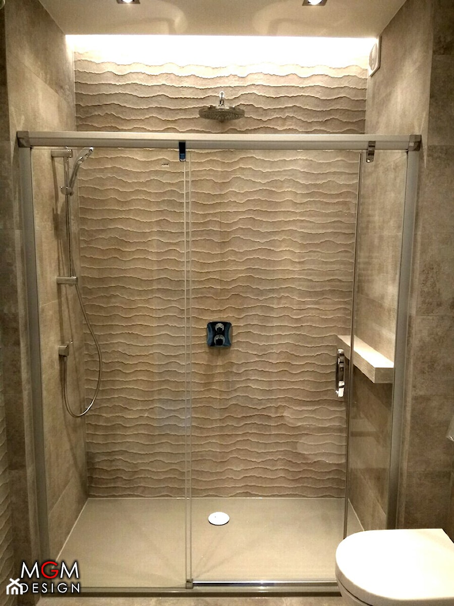 Komfortowy prysznic w bloku - zdjęcie od mgmdesign