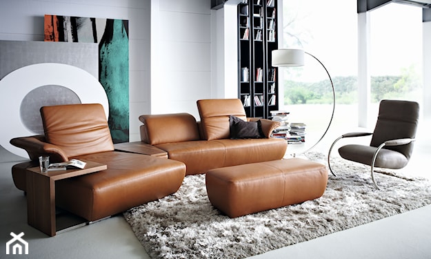 brązowa skórzana sofa z fotelem i podnóżkiem agata meble