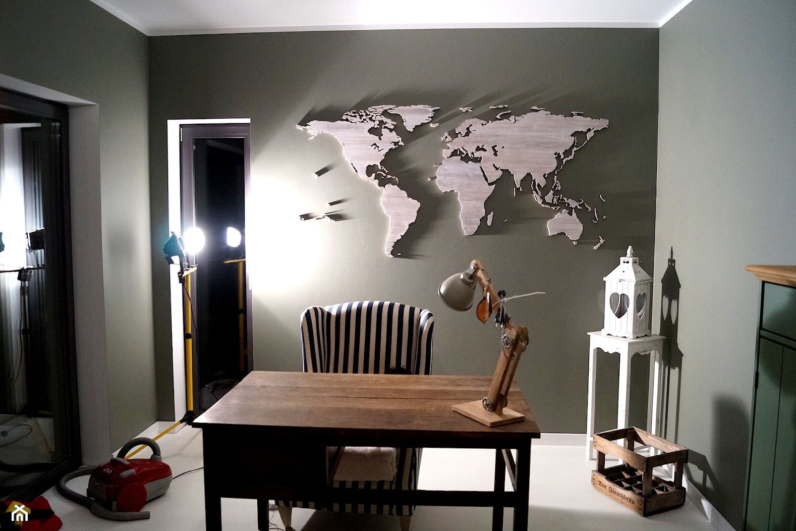 Drewniana Mapa Świata - 200 x 100 cm - Dąb bielony - zdjęcie od drewnianemapy - Homebook
