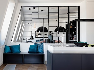 Mieszkanie Okólnik - Średnia otwarta z salonem biała z podblatowym zlewozmywakiem kuchnia jednorzędowa z oknem, styl nowoczesny - zdjęcie od Grupa Żoliborz