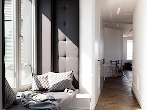 Mieszkanie Okólnik - Średni biały szary hol / przedpokój, styl nowoczesny - zdjęcie od Grupa Żoliborz